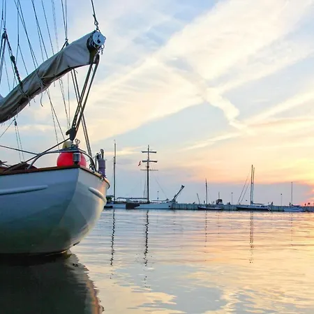 F-1081 Pfarrhof In Garz *