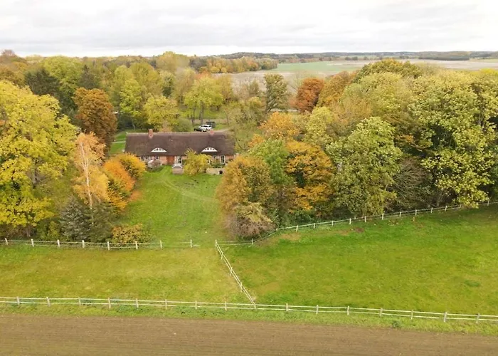 F-1081 Pfarrhof In Garz *